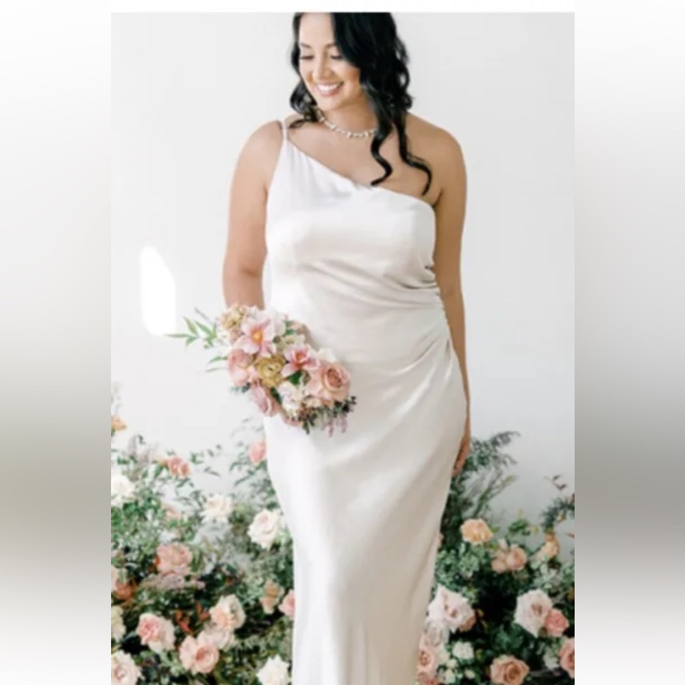 Revelry Bridesmaids Dress Jade Size 24 Silver